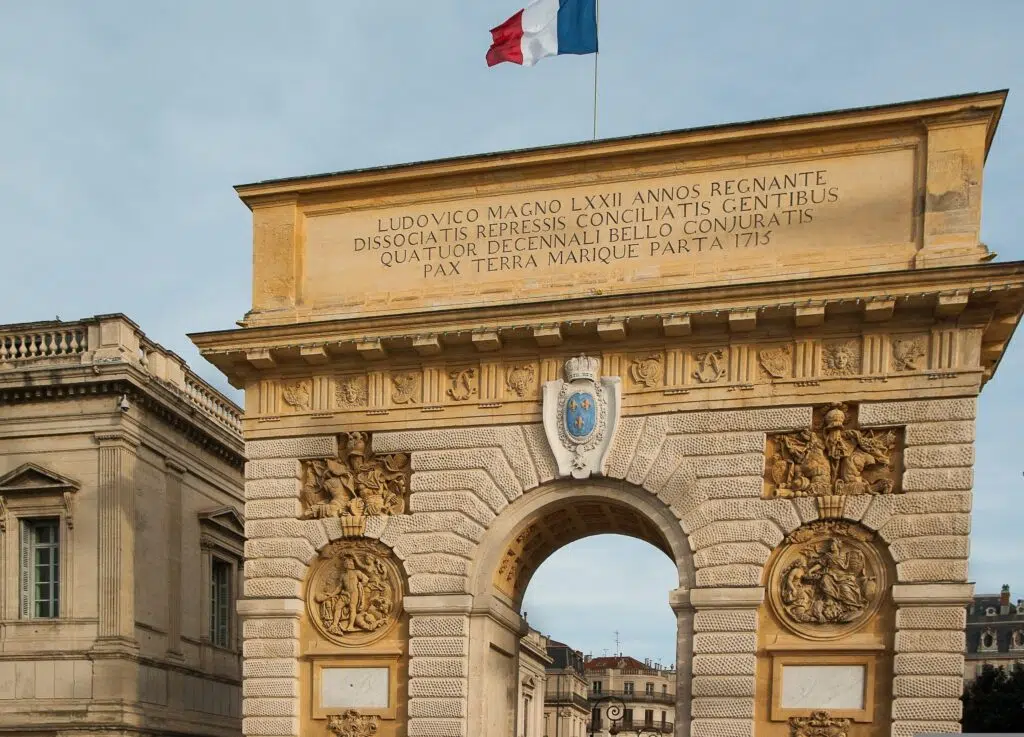 Image représentant l'arc de Triomphe à Montpellier.