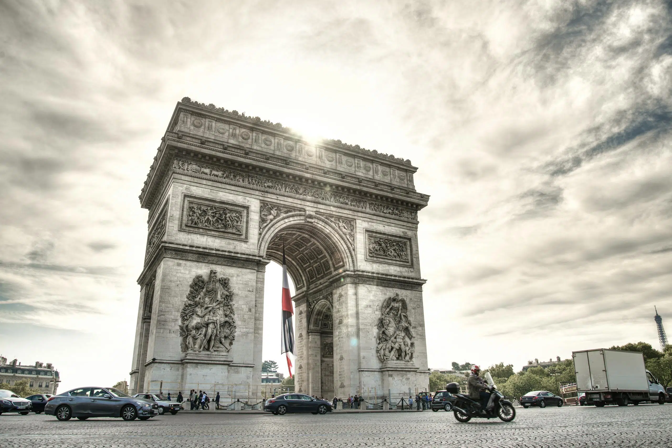 Image illustrant l'Arc de Triomphe à Paris.