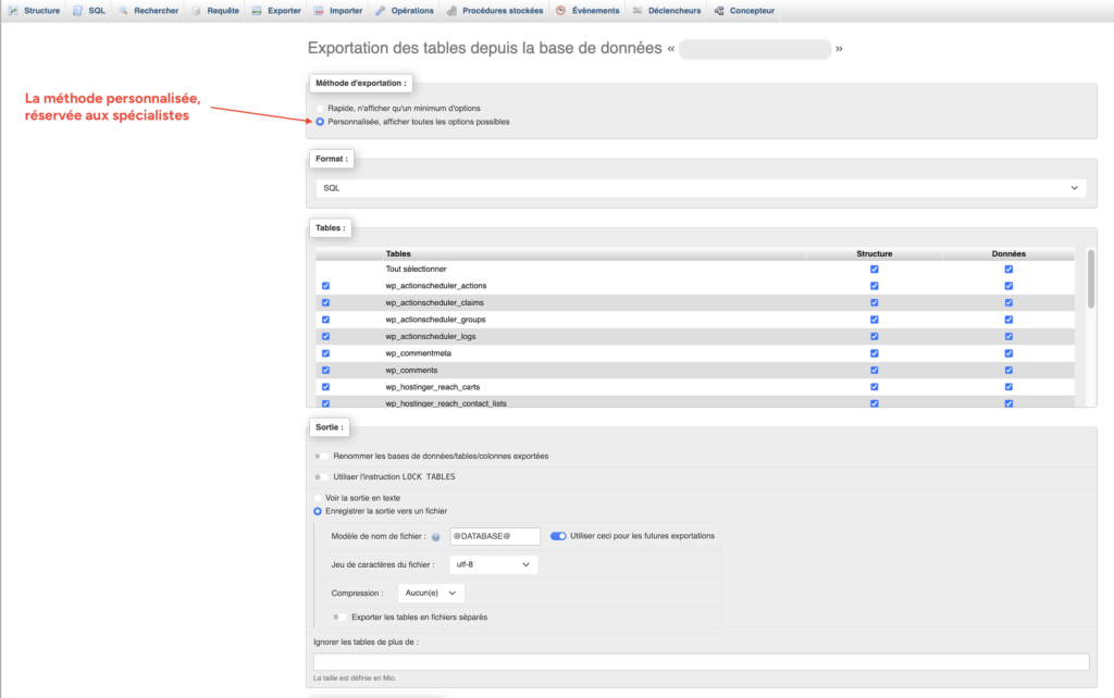 Écran d'export phpMyAdmin en méthode Personnalisée, avec la sélection table par table et les options de sortie avancées.