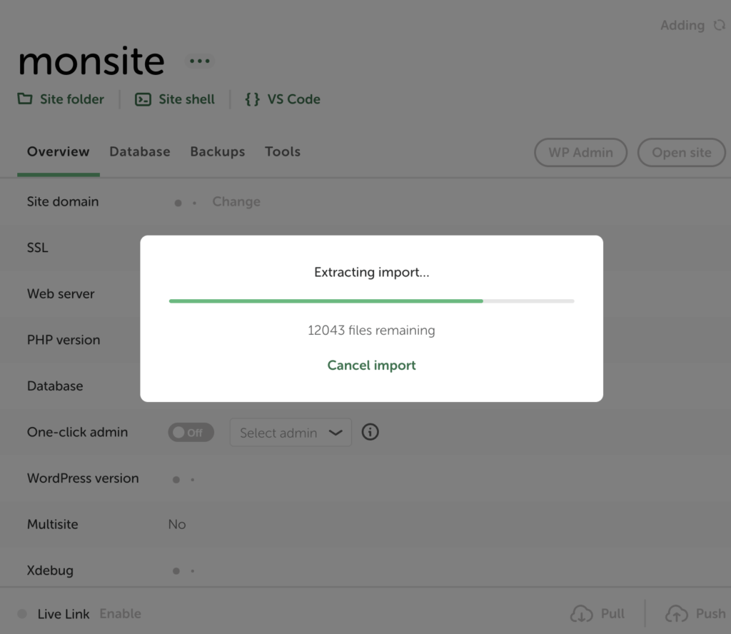 Fenêtre "Extracting import..." avec une barre de progression et le nombre de fichiers restants.