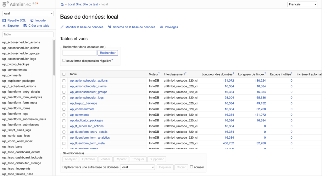 Interface "AdminNeo" affichant la liste des tables de la base de données d'un site Local, avec les options requête SQL, import et export.