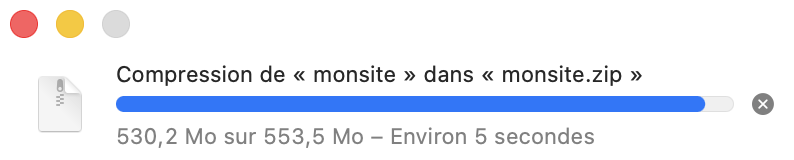 Barre de progression affichant la compression du dossier "monsite" en fichier zip.