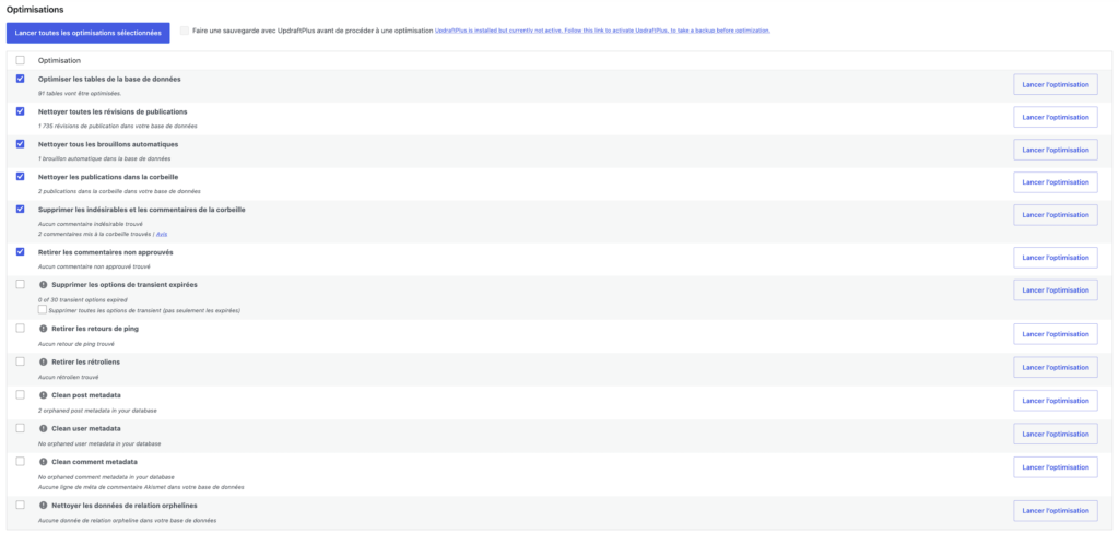 Onglet "Optimisations" de WP-Optimize listant les tâches disponibles, optimisation des tables, révisions, brouillons automatiques, corbeille et commentaires.
