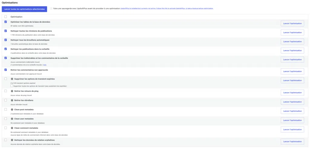 Onglet "Optimisations" de WP-Optimize listant les tâches disponibles, optimisation des tables, révisions, brouillons automatiques, corbeille et commentaires.